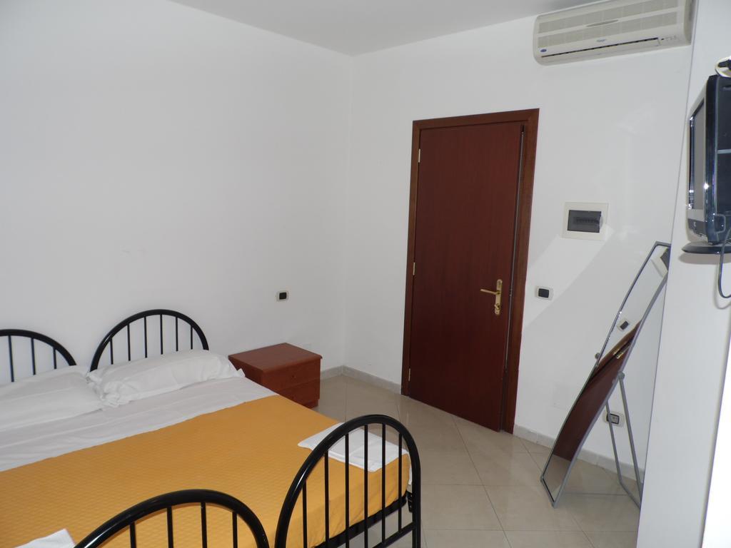 Hotel Ai Vecchi Tempi Frattocchie Exterior foto